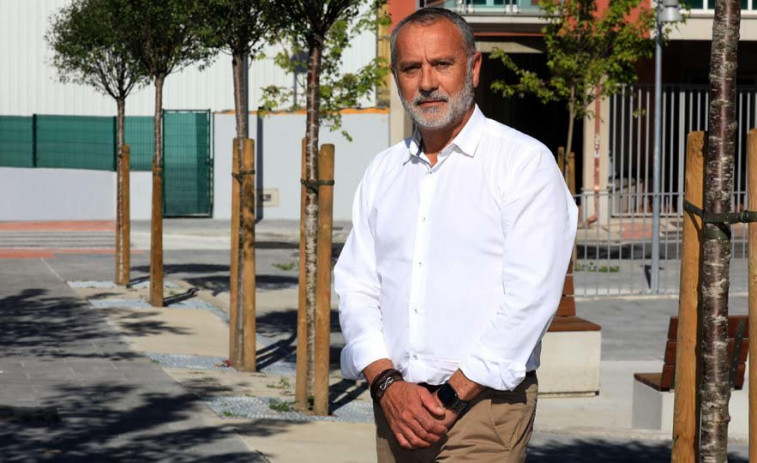 El alcalde de Cambre renuncia a su sueldo hasta que se pague a los proveedores
