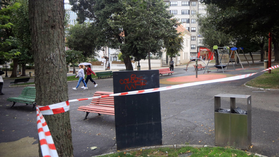 El primer temporal del otoño deja un reguero de incidentes en la ciudad por los efectos del viento