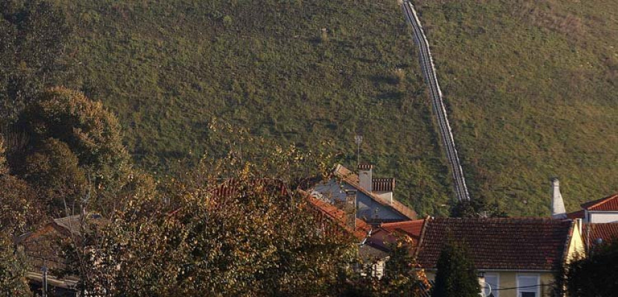 Alvedro es el único aeropuerto del norte que carece de ayudas al aterrizaje en una de sus cabeceras