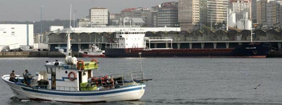 Salvamento remolcó hasta A Coruña un buque a la deriva con bandera rusa