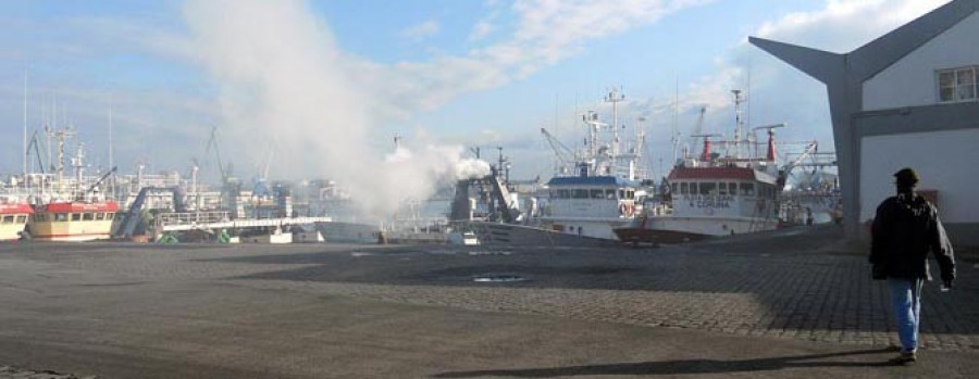 La flota amarrará hasta cambiar la guía de transporte del pescado