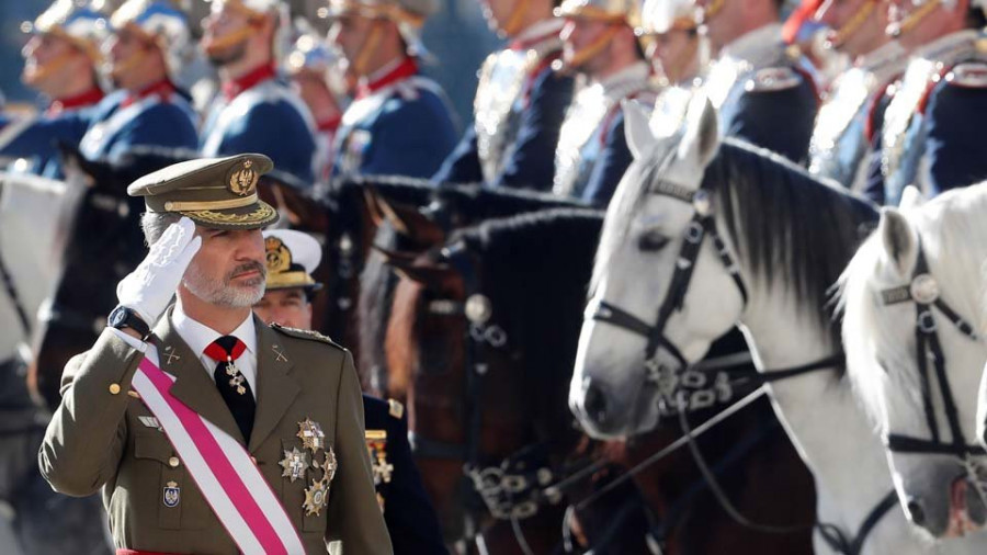 Felipe VI reivindica la bandera como símbolo “de todos” y de “unidad”