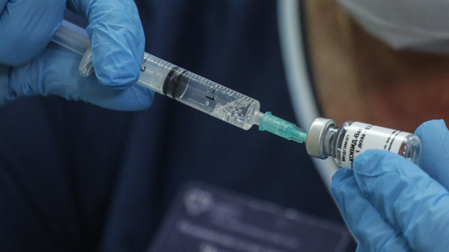 La OMS advierte de que tras las primeras vacunaciones  el virus aún podrá contagiar