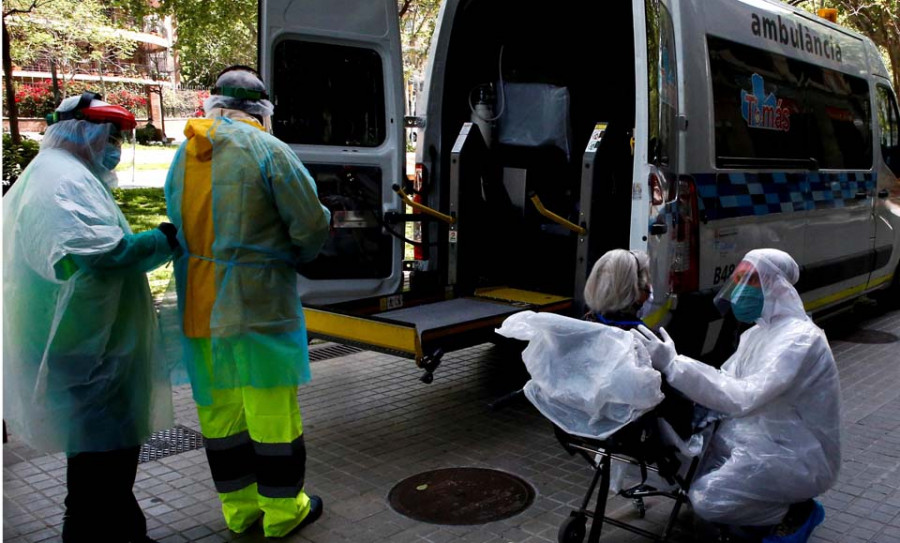 Sanidad obvia el nuevo recuento de Cataluña y cifra en 551 las muertes diarias por el virus