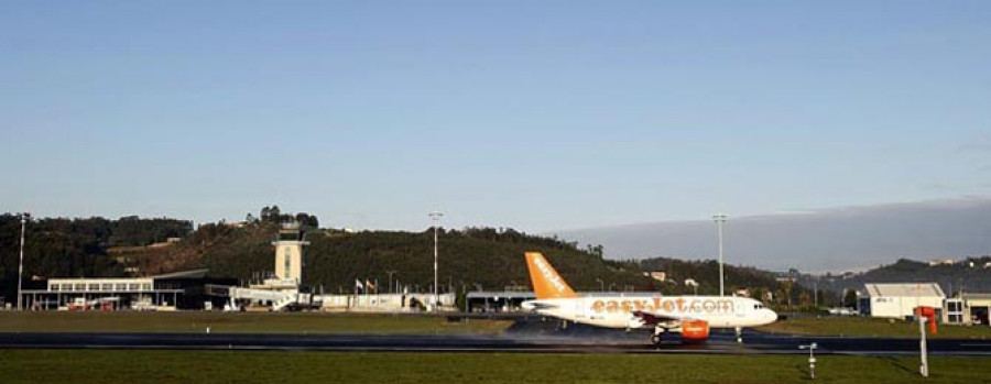 Alvedro cumple 50 años pendiente de las aerolíneas para garantizar su viabilidad