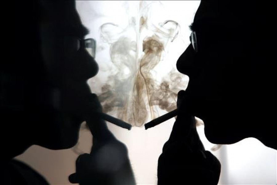 Un 24 por ciento de los españoles son fumadores