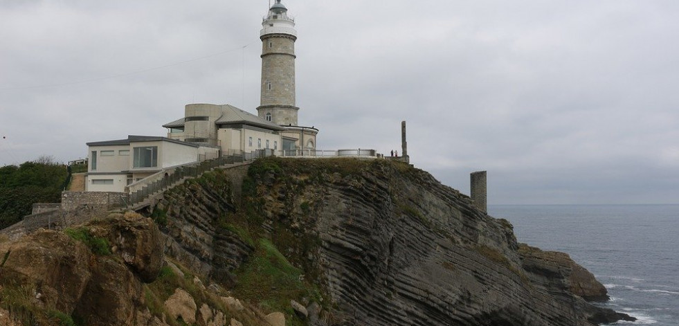 El faro de Cabo Mayor, una visita obligada en Santander