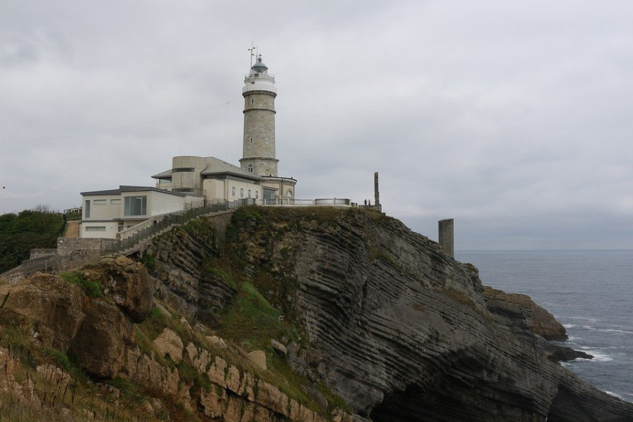 El faro de Cabo Mayor, una visita obligada en Santander