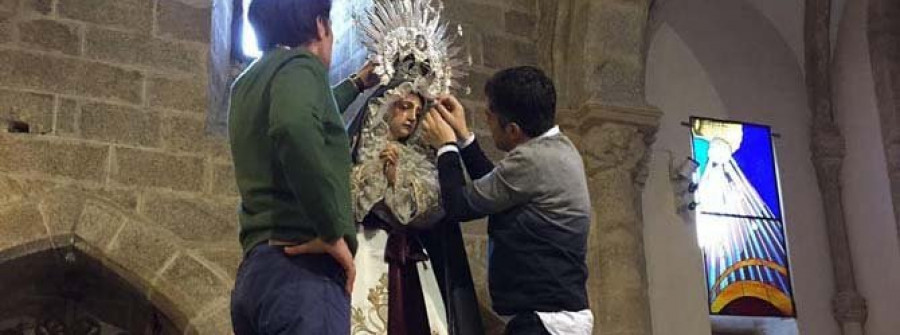 El diseñador Jorge Vázquez renueva su apuesta por la Semana Santa de Betanzos