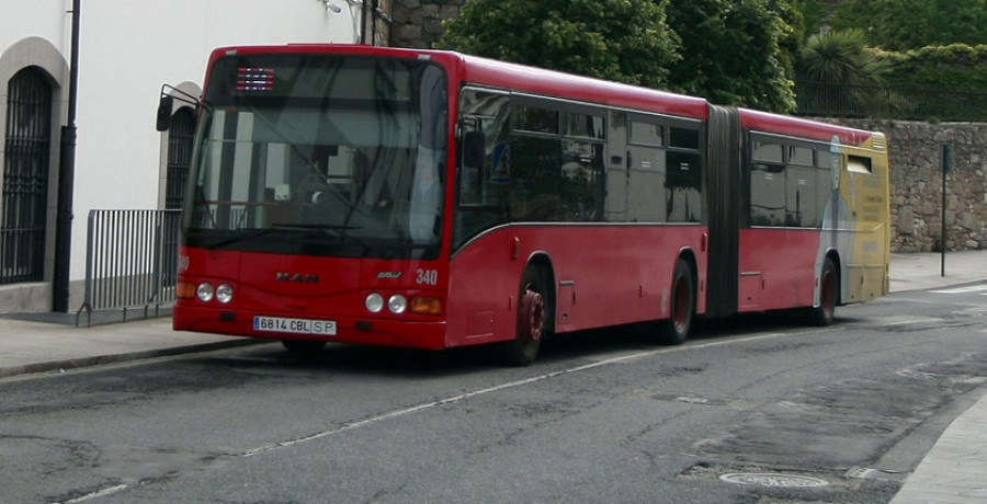 El Ayuntamiento solo aceptó una de las quince alegaciones de Tranvías a la bajada de las tarifas del autobús