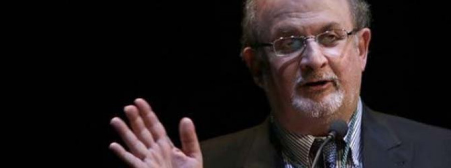 Salman Rushdie recibe la Medalla de Oro del Círculo de Bellas Artes