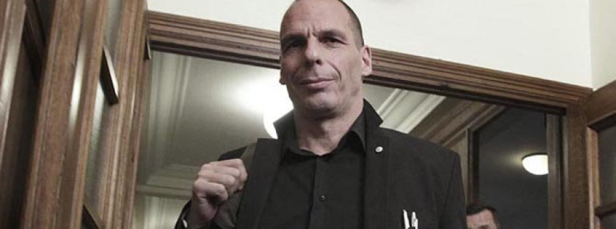 Varufakis espera que Grecia no tenga que elegir entre devolver el crédito o pagar los salarios