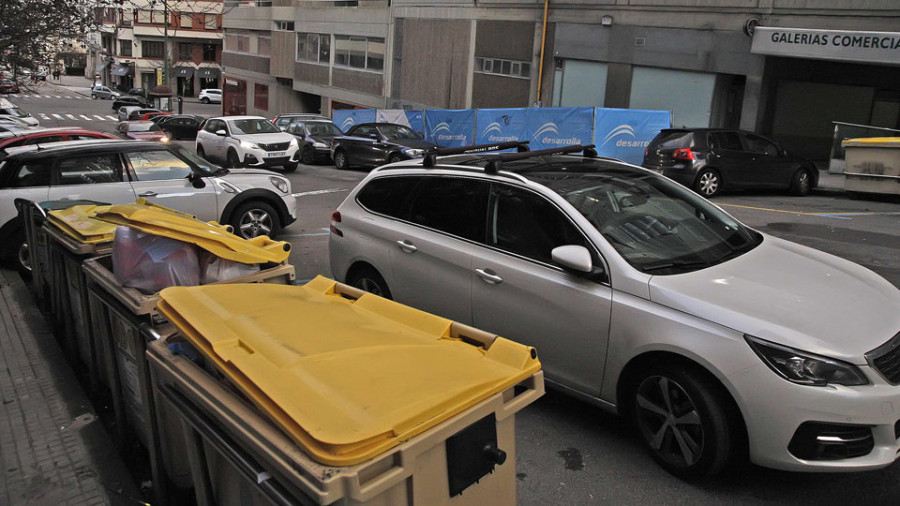 El estacionamiento irregular regresa a las calles del centro aprovechando la Navidad