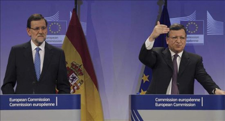 Rajoy ratifica que no subirá el IVA pero en el futuro "tocará" algún impuesto