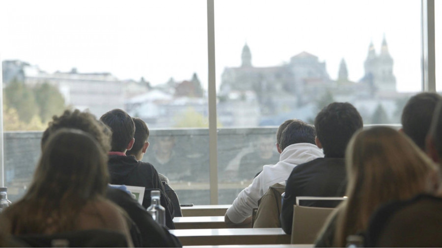 Más de 800 aspirantes en Galicia a las becas de la Fundación Amancio Ortega realizan la prueba de inglés