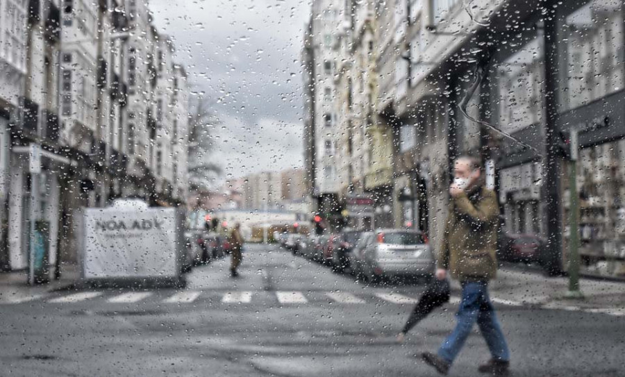 Un mes de Covid-19 en A Coruña: se frena el crecimiento y cada vez hay más altas