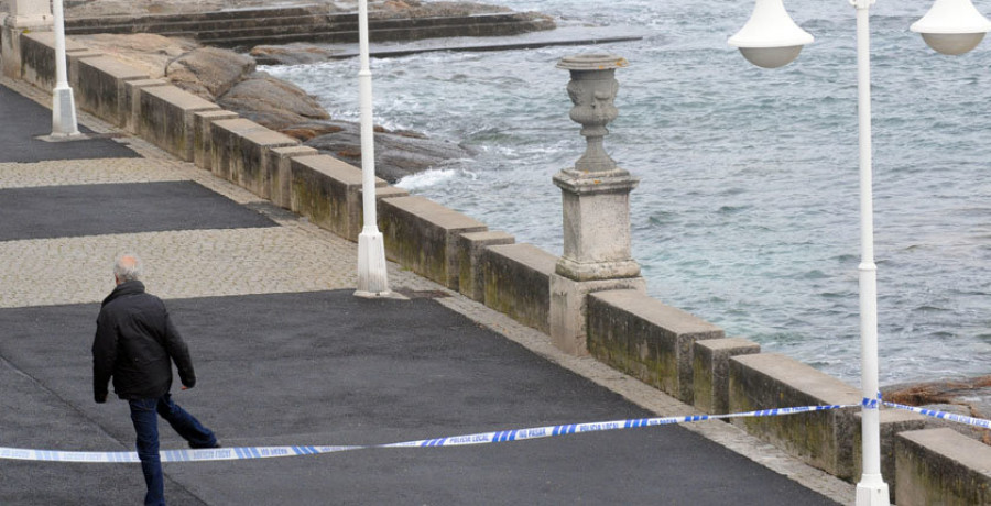 El 092 comienza a multar a quienes acceden a las playas en las alertas