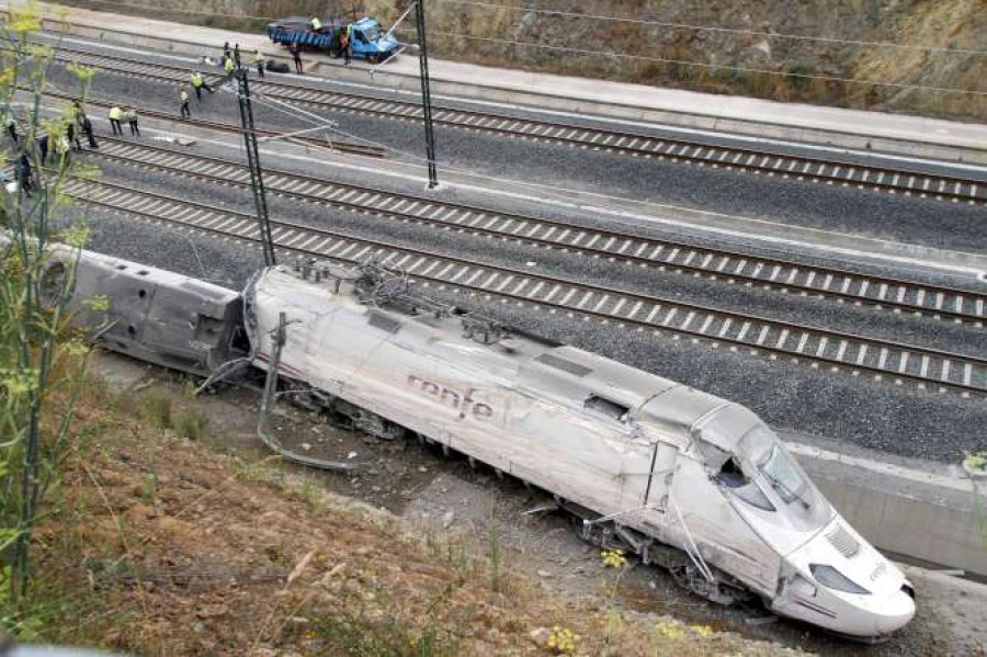 Juez imputa al maquinista del tren e investiga por qué iba a 190 por hora