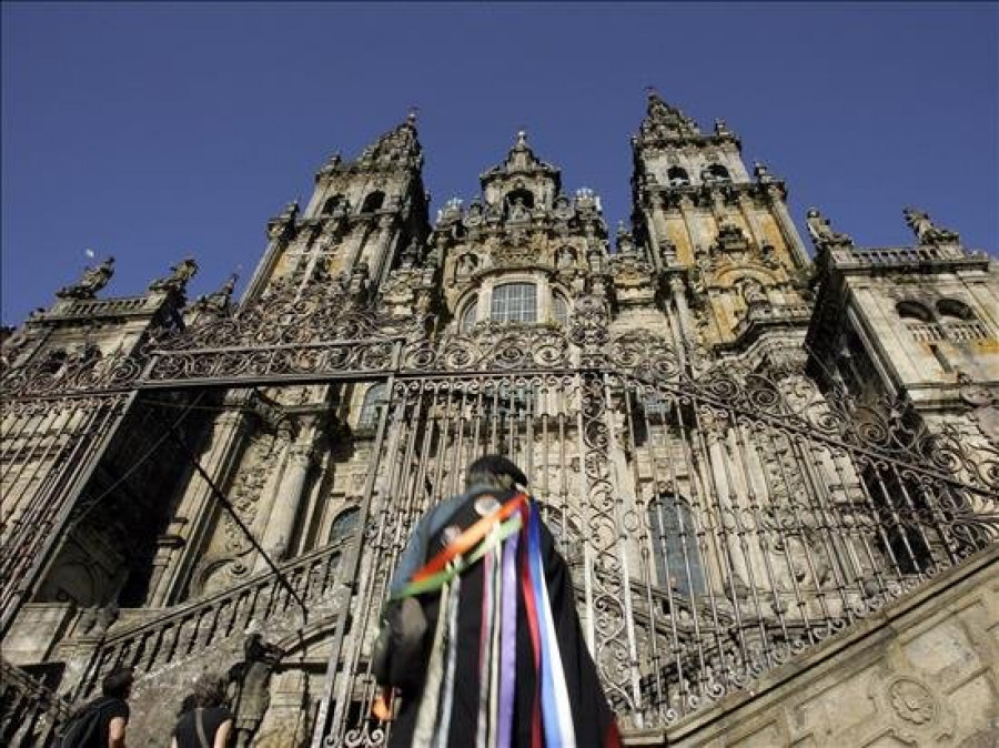 La Catedral de Santiago recupera los yugos de su Torre Sur