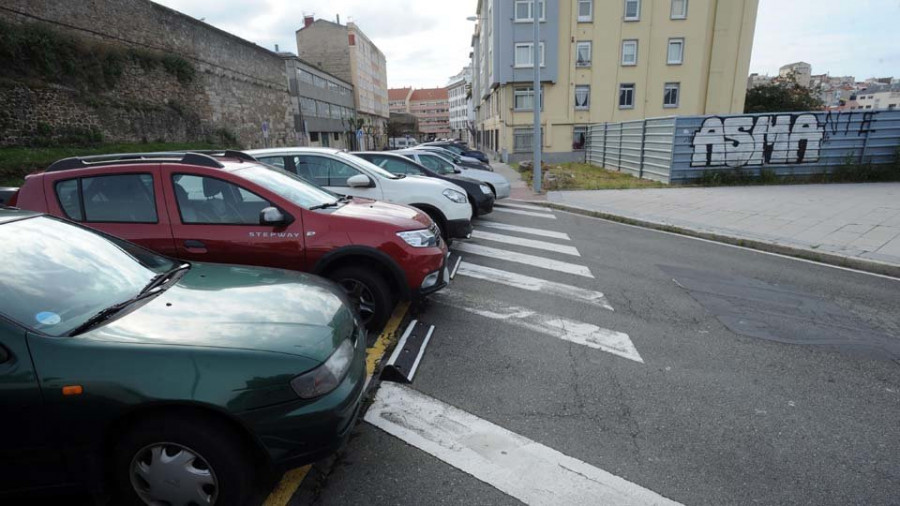 La peatonalización de la Ciudad Vieja  no termina con el descontrol de tráfico