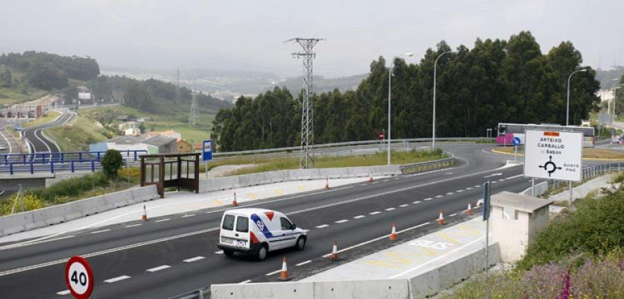 La Xunta pone en funcionamiento las paradas de autobús en O Quinto Pino