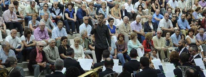 Miles de romeros cierran las fiestas en el parque de Santa Margarita