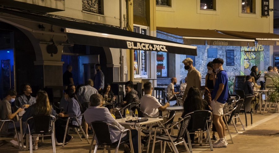 La Xunta permite abrir terrazas de locales de ocio nocturno "en las mismas condiciones" que la hostelería