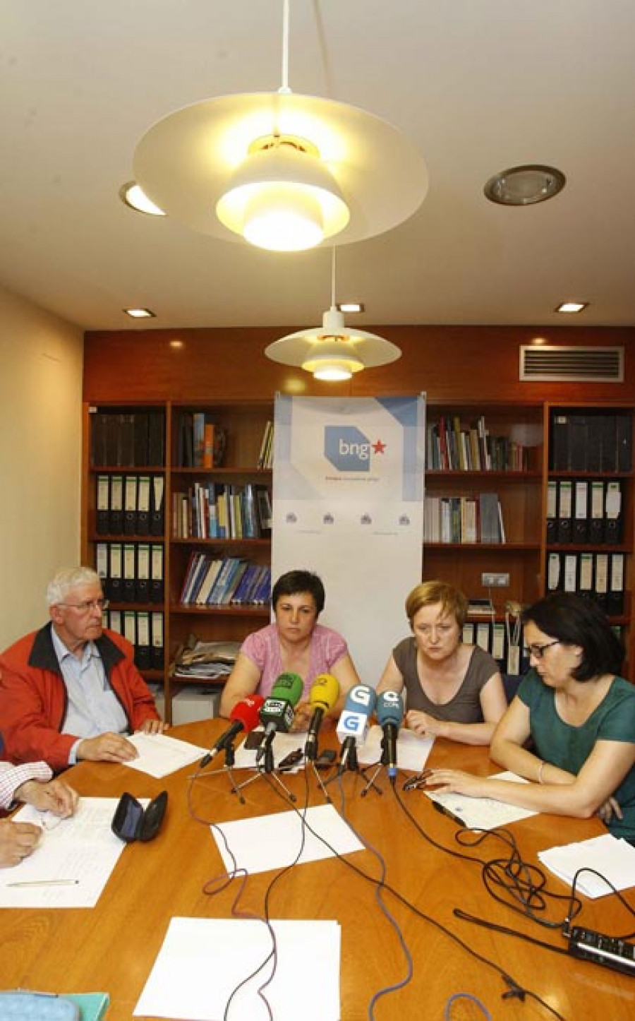 Afectados por las preferentes anuncian actuaciones “más dramáticas” contra los bancos