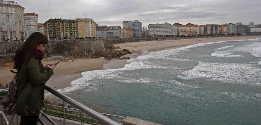 El temporal apaga  la Torre y rellena la bahía en una jornada con 20 incidencias