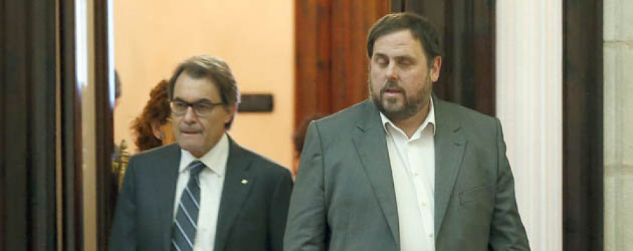 Junqueras ofrece a Mas presidir un Gobierno de unidad aunque CiU no triunfe en las elecciones
