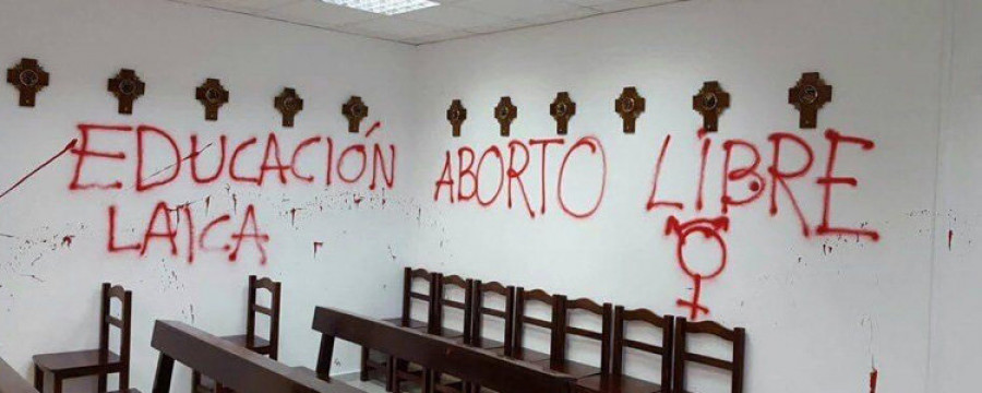 Realizan pintadas en la capilla de la Universidad Autónoma de Madrid