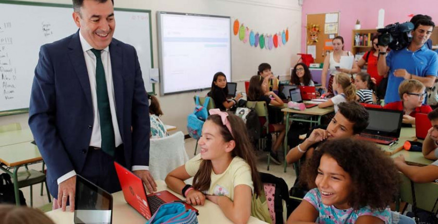 La Xunta reparte este curso más de 630.000 libros gratuitos a alumnos de Primaria y la ESO