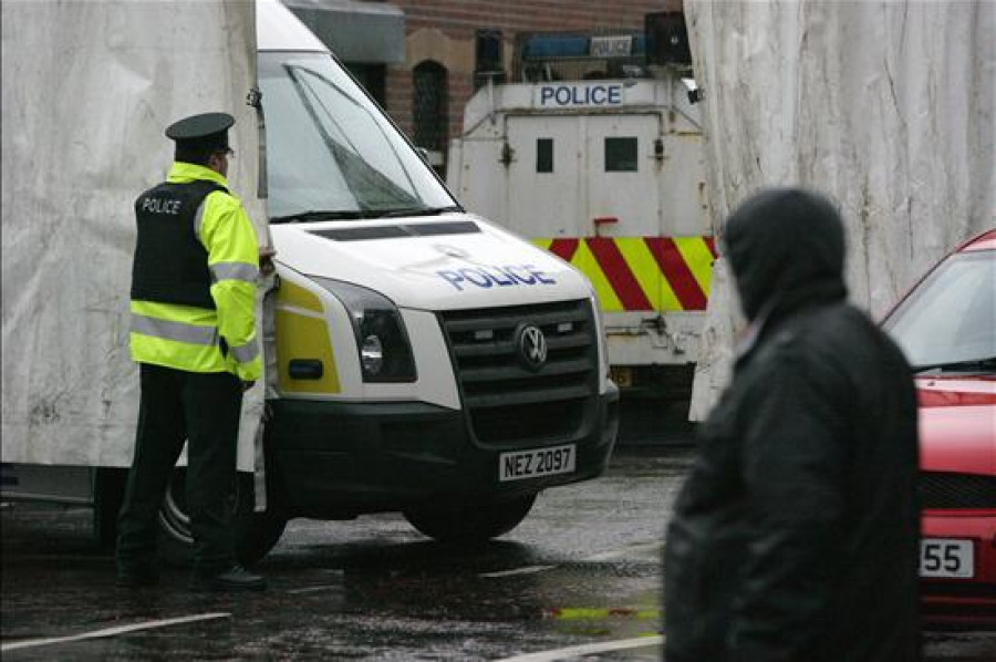Evacúan viviendas en Belfast por el hallazgo de un artefacto sospechoso