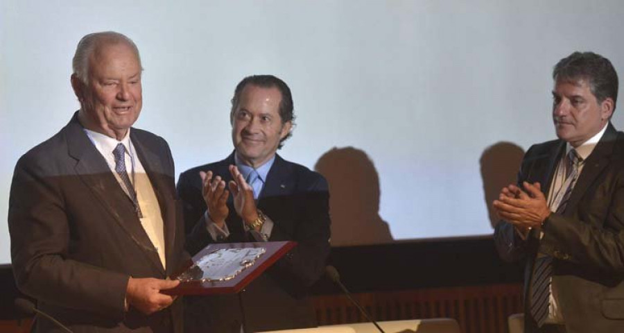Escotet se convierte en el presidente de Abanca tras la marcha de Javier Etcheverría