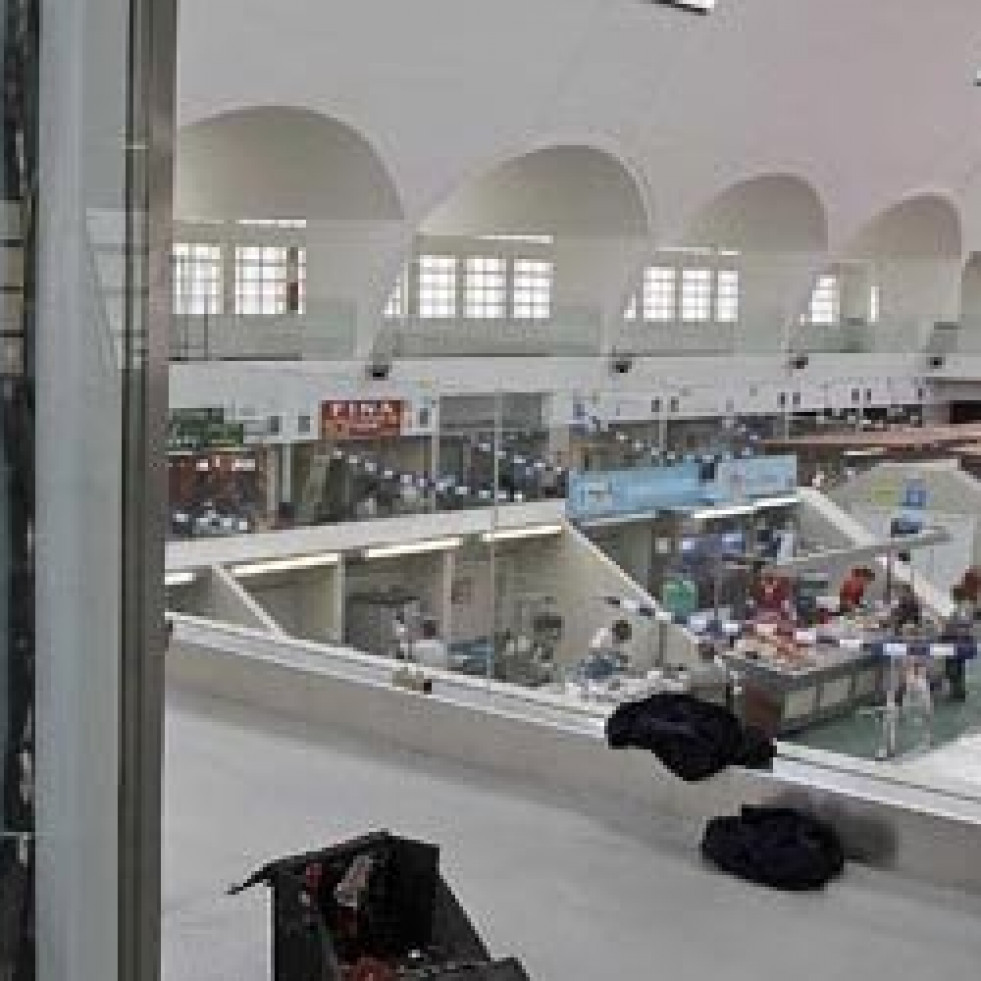 El Ayuntamiento suspende la licitación de los puestos interiores del mercado de San Agustín