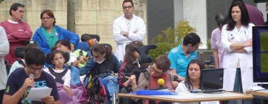 Más de 200 personas piden en Aspace el fin de los recortes para la discapacidad