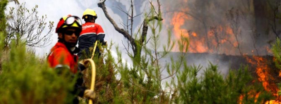 Muere una persona y tres resultan heridas en un incendio en Alicante