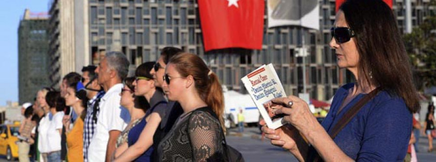 Turquía advierte a Alemania de las graves consecuencias de bloquear la negociación con la UE