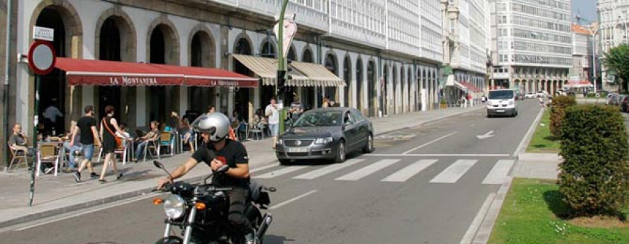 Juzgan a un hombre por atracar a otro y agredirle con sus muletas