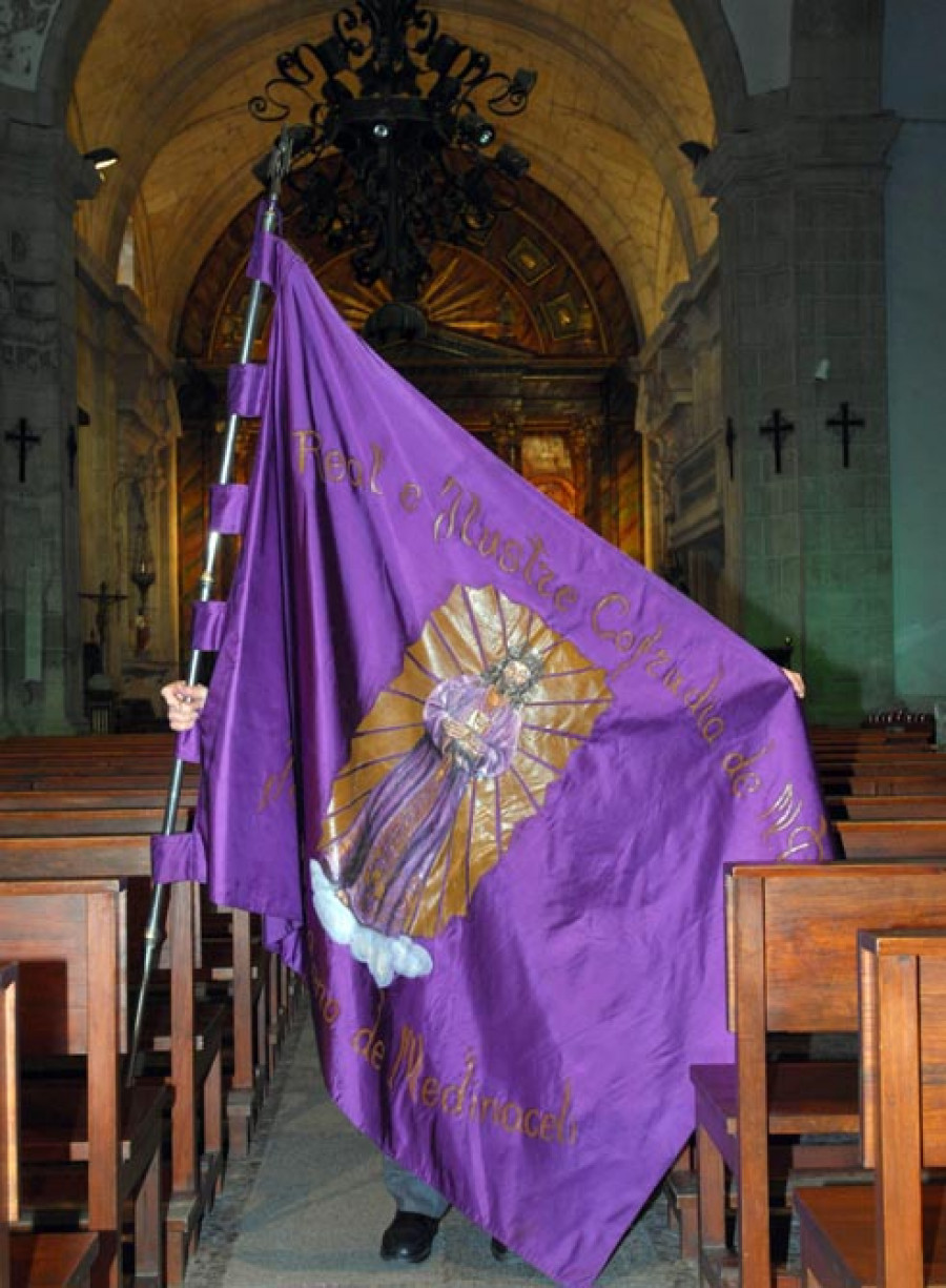 Betanzos recupera para Semana Santa la bandera de la Cofradía del Nazareno