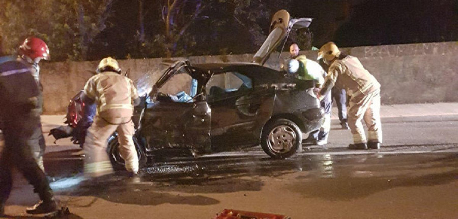 Un joven resulta herido grave tras empotrar su coche contra una vivienda de Pedralonga