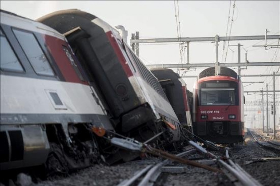 Más de cinco heridos en un choque de trenes en Suiza