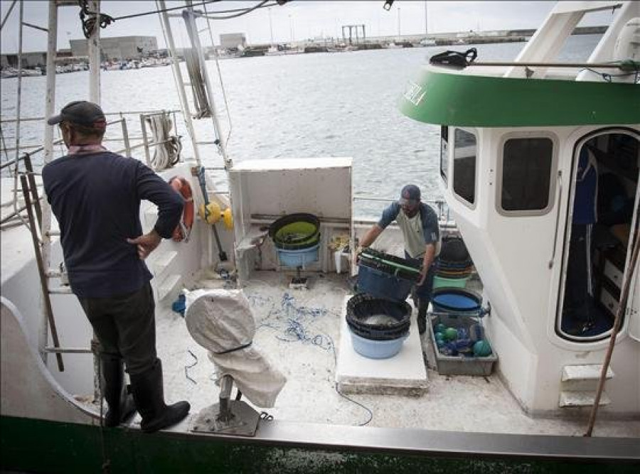 Pescadores españoles regresan a puerto sin poder faenar en Marruecos