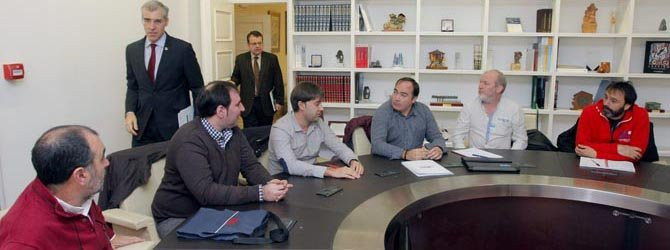 La Xunta ofrece su “total colaboración” para garantizar la viabilidad de Alcoa