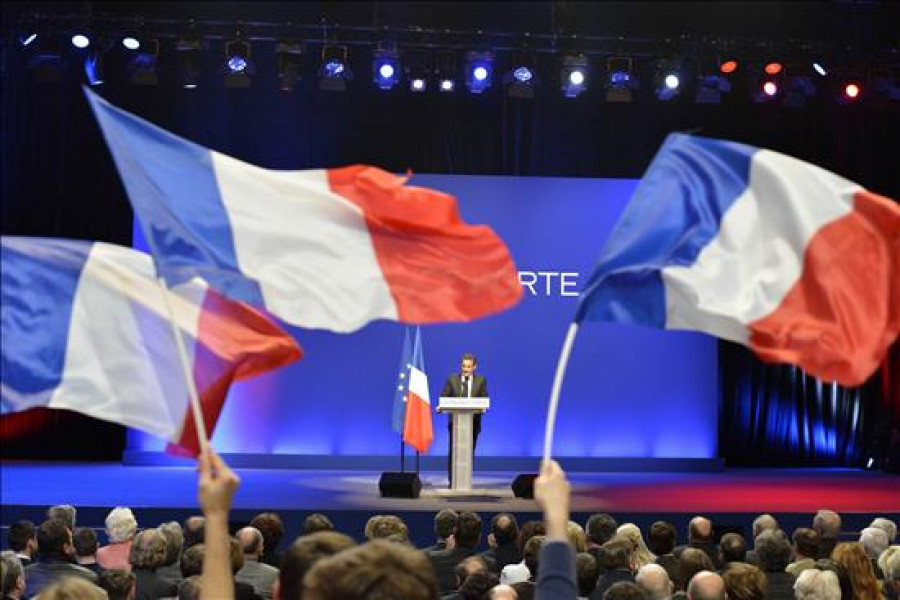 Comienza la campaña electoral en Francia, con ligera ventaja de Sarkozy