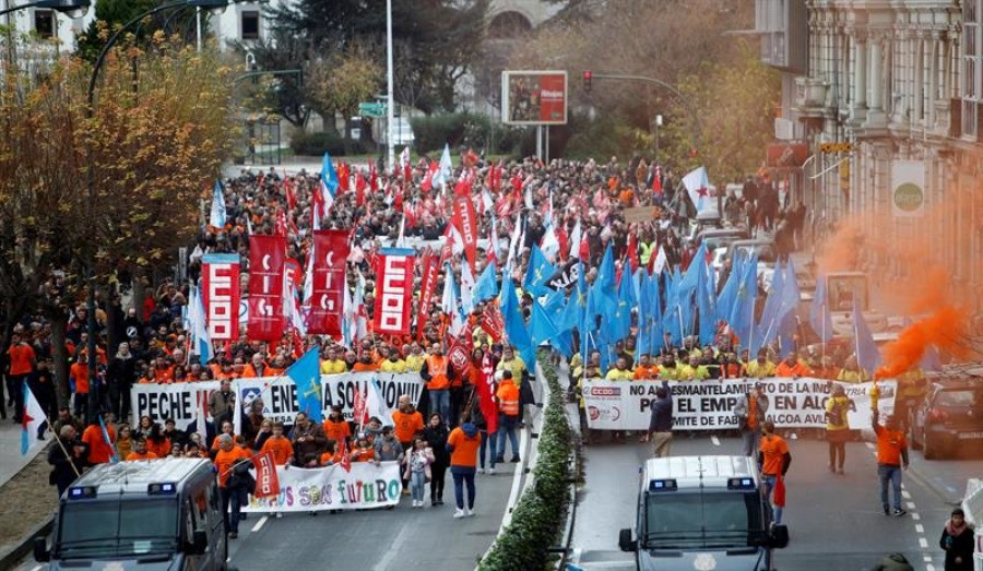 Trabajadores de Alcoa piden a Sánchez que actúe y deje "el postureo"