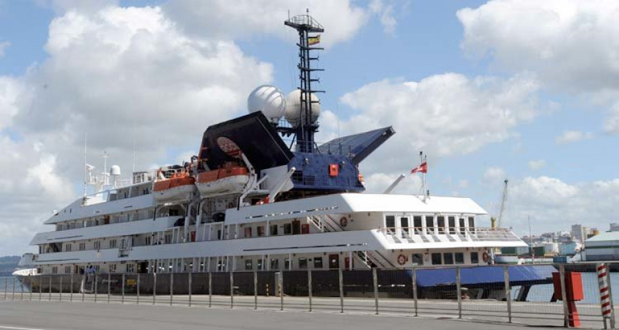 El crucero “Corinthian” amarra hasta el sábado en  coruña