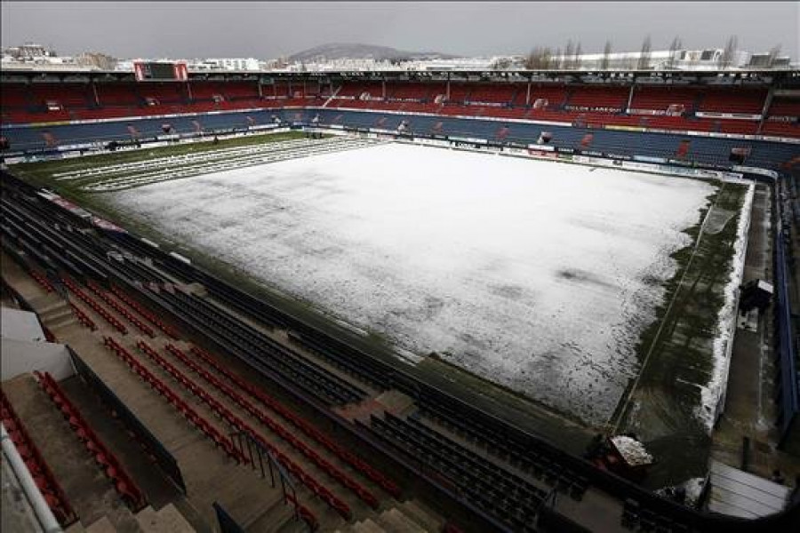 En riesgo la celebración del partido por la nieve en el césped de El Sadar