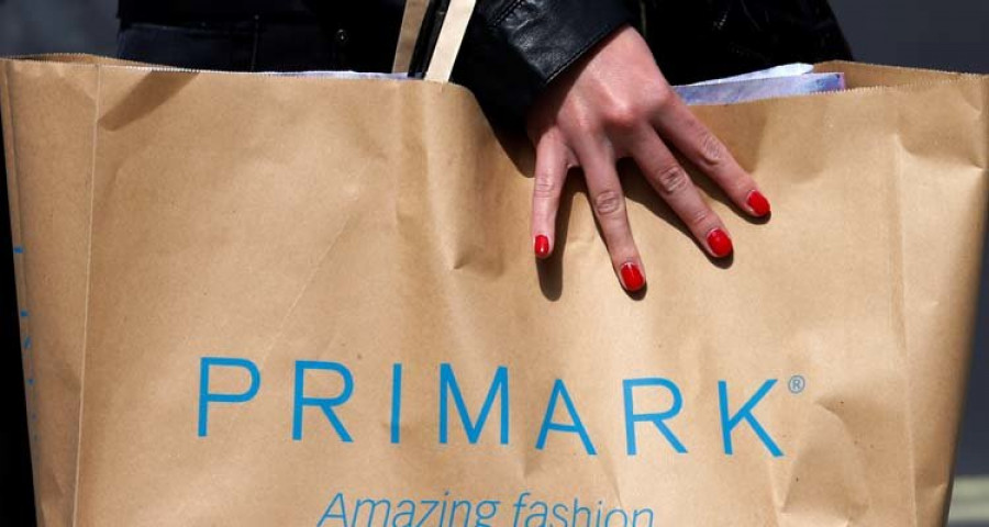 Primark retira miles de chanclas por posibles agentes cancerígenos