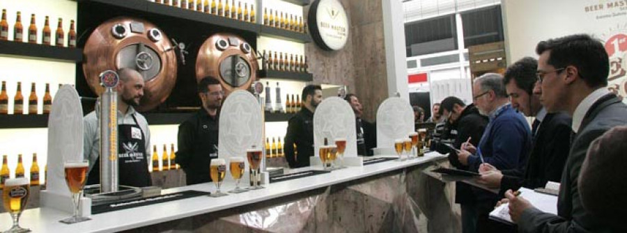 El mejor tirador de cerveza de Galicia se lleva el premio a Fene